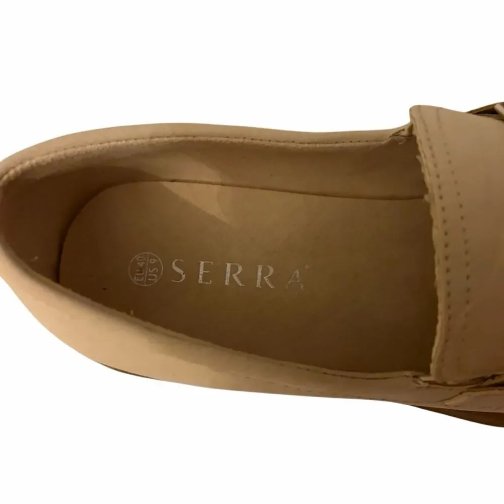 SERRA Women's loafers , cream color, lug sole, tassel , slip-on style sz 9._6